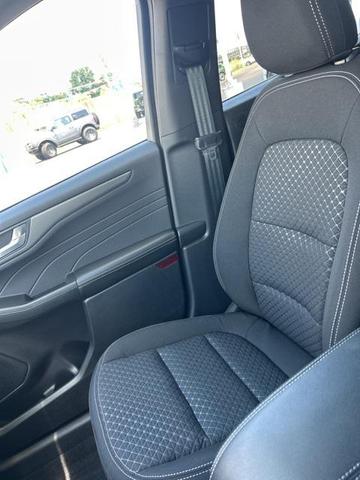 Photo of 2023 Iconic Silver Metallic Ford Escape