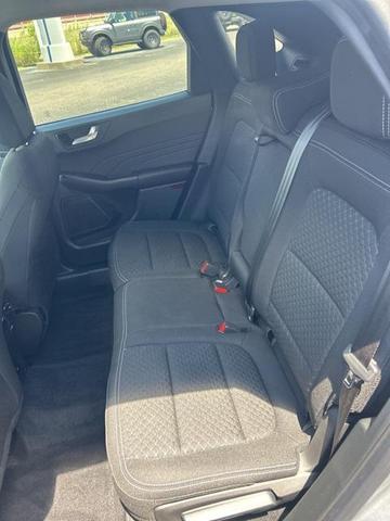 Photo of 2023 Iconic Silver Metallic Ford Escape