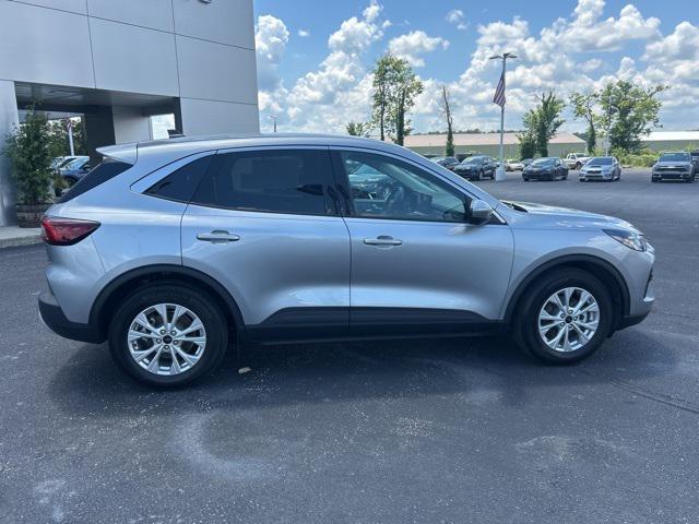 Photo of 2023 Iconic Silver Metallic Ford Escape