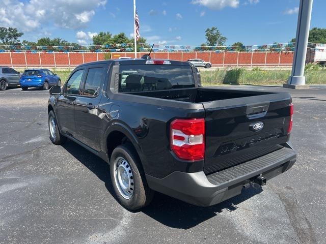 Photo of 2025 Shadow Black Ford Maverick