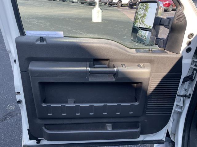 Photo of 2012 White Ford F-250
