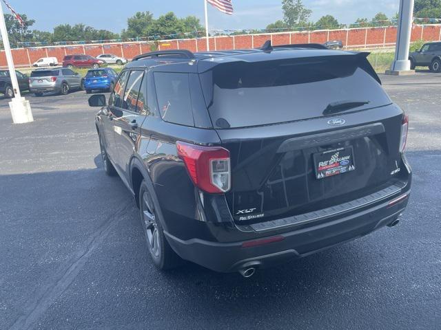 Photo of 2022 Agate Black Metallic Ford Explorer