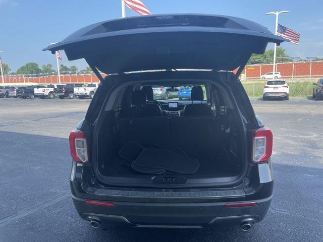 Photo of 2022 Agate Black Metallic Ford Explorer