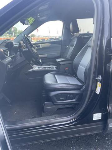 Photo of 2022 Agate Black Metallic Ford Explorer