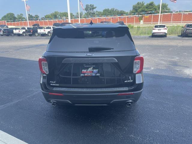 Photo of 2022 Agate Black Metallic Ford Explorer