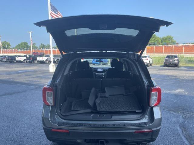 Photo of 2023 Gray Metallic Ford Explorer