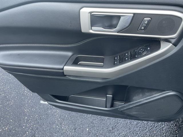 Photo of 2023 Gray Metallic Ford Explorer