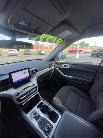 Photo of 2023 Gray Metallic Ford Explorer