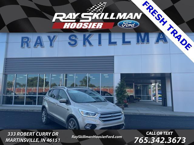 Photo of 2018 White Gold Ford Escape
