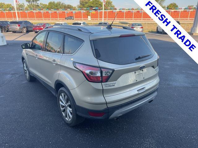 Photo of 2018 White Gold Ford Escape
