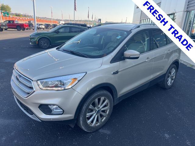 Photo of 2018 White Gold Ford Escape