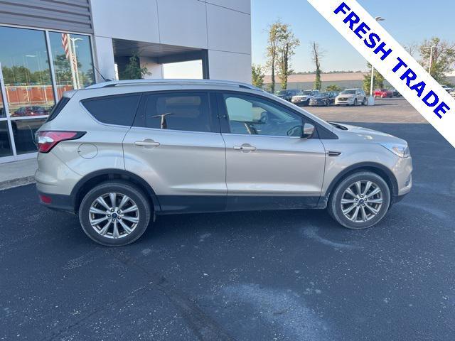 Photo of 2018 White Gold Ford Escape