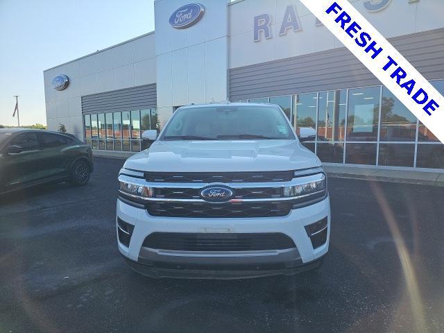 Photo of 2024 White Ford Expedition