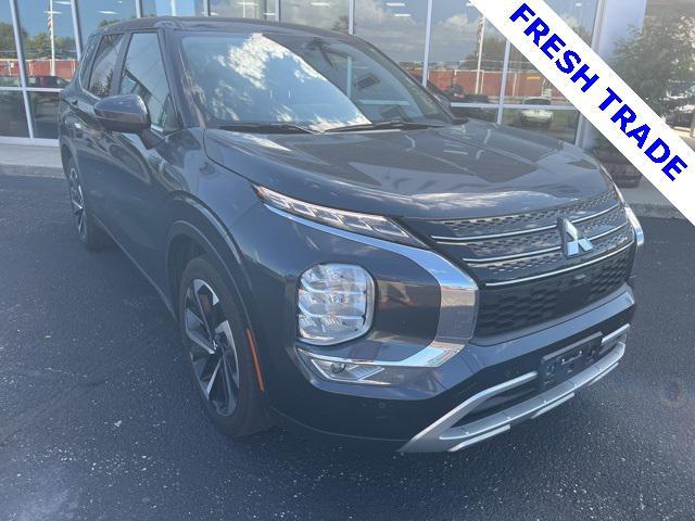 Photo of 2024 Gray Mitsubishi Outlander