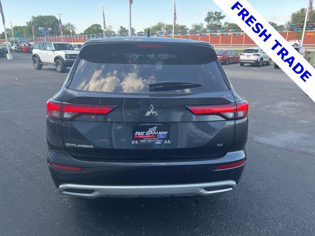 Photo of 2024 Gray Mitsubishi Outlander