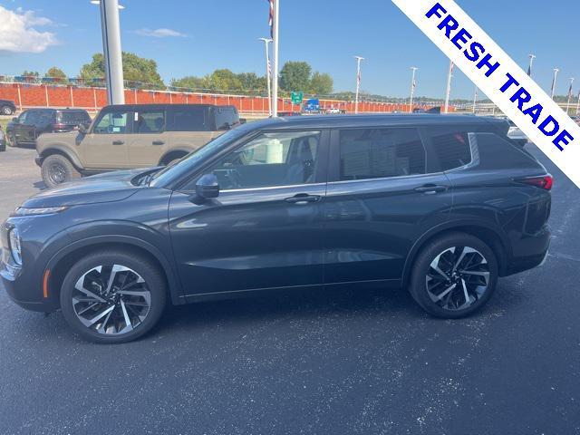 Photo of 2024 Gray Mitsubishi Outlander
