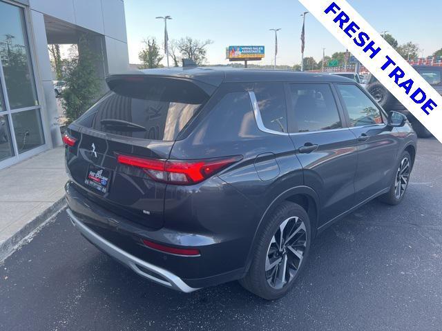 Photo of 2024 Gray Mitsubishi Outlander