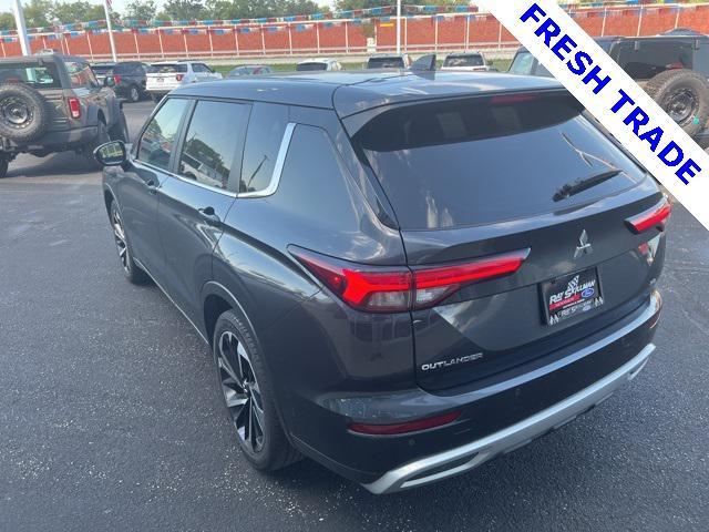 Photo of 2024 Gray Mitsubishi Outlander