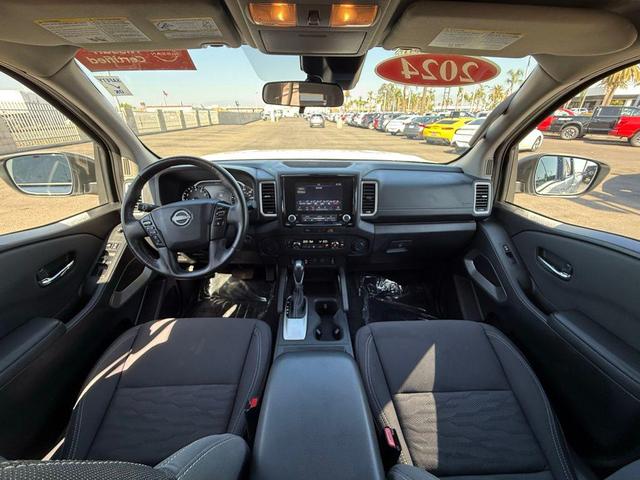 Photo of 2024 Glacier White Nissan Frontier
