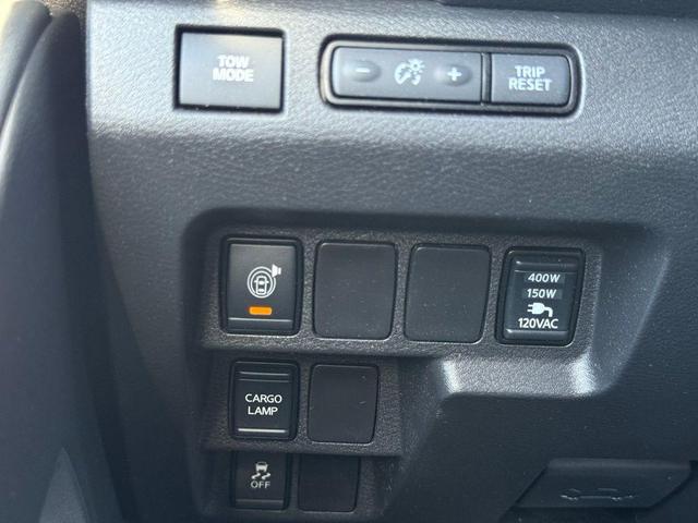Photo of 2024 Glacier White Nissan Frontier