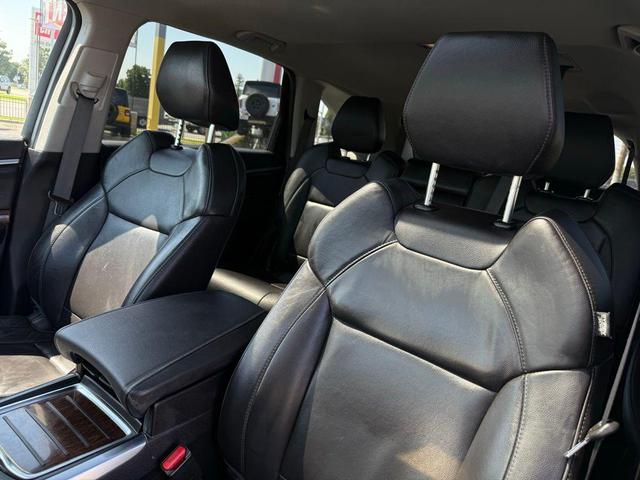 Photo of 2020 Gray Acura MDX