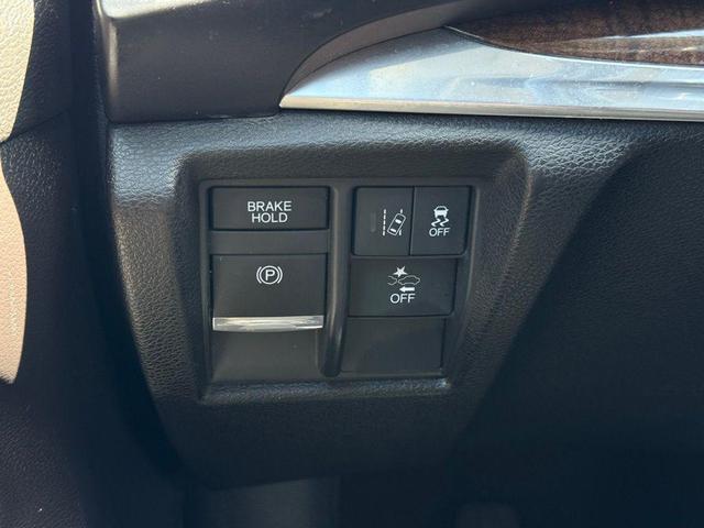 Photo of 2020 Gray Acura MDX