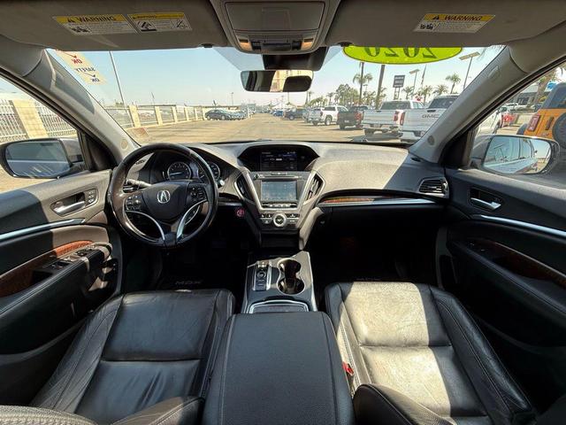 Photo of 2020 Gray Acura MDX