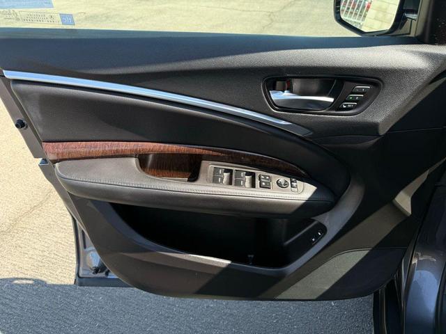 Photo of 2020 Gray Acura MDX