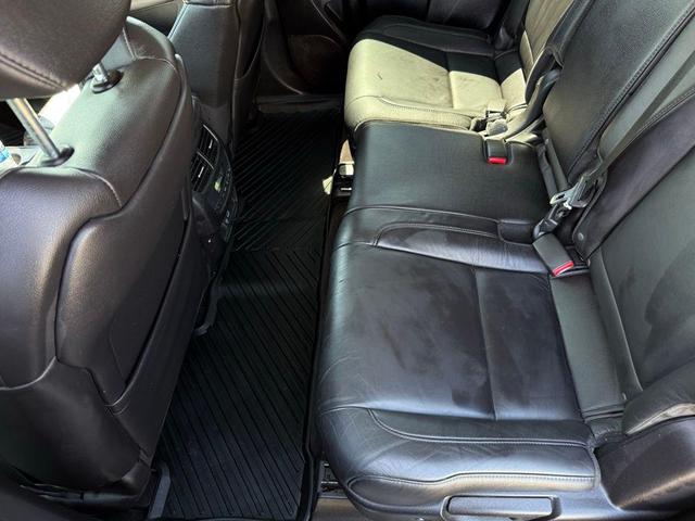 Photo of 2020 Gray Acura MDX