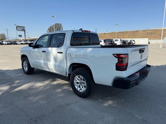 Photo of 2025 Glacier White Nissan Frontier