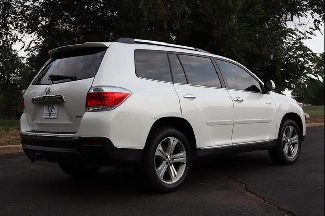 Photo of 2013 Blizzard Pearl Toyota Highlander