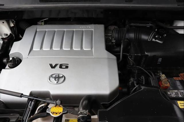 Photo of 2013 Blizzard Pearl Toyota Highlander