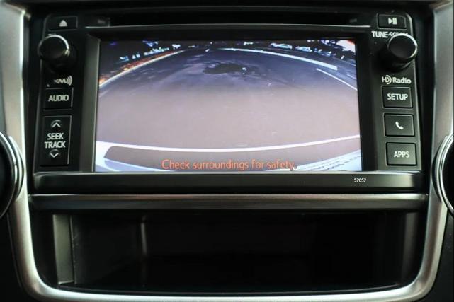 Photo of 2013 Blizzard Pearl Toyota Highlander