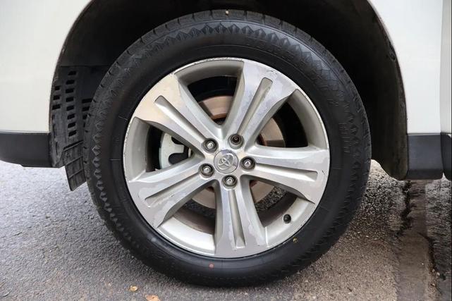Photo of 2013 Blizzard Pearl Toyota Highlander