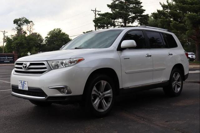 Photo of 2013 Blizzard Pearl Toyota Highlander