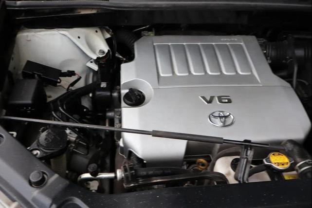Photo of 2013 Blizzard Pearl Toyota Highlander