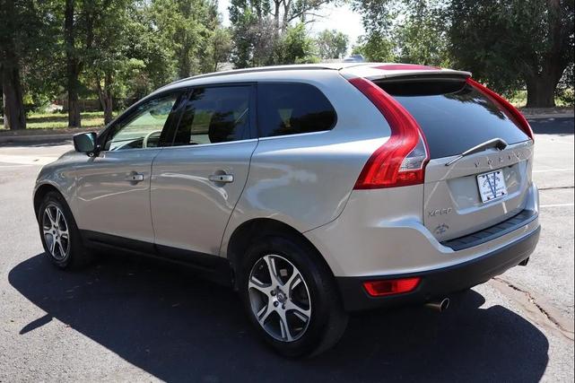 Photo of 2011 Terra Bronze Metallic Volvo XC60