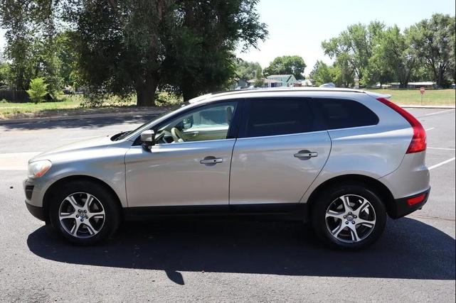Photo of 2011 Terra Bronze Metallic Volvo XC60