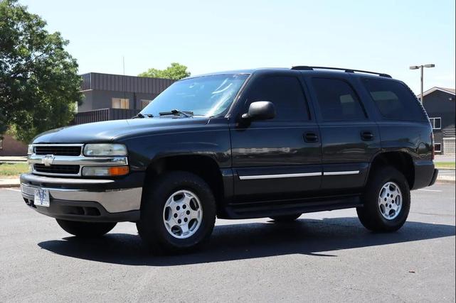 Photo of 2004 Gray Chevrolet Tahoe