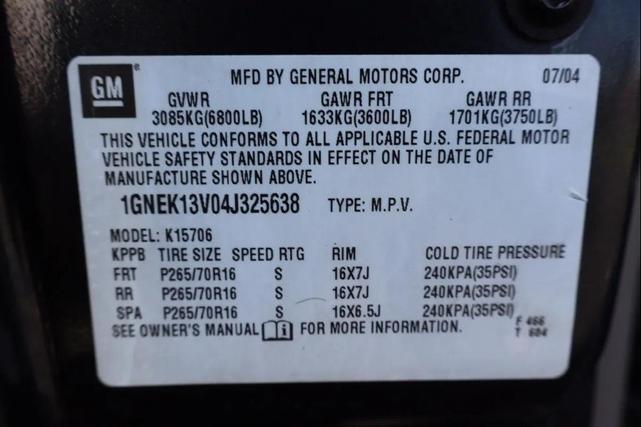 Photo of 2004 Gray Chevrolet Tahoe