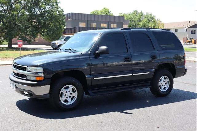 Photo of 2004 Gray Chevrolet Tahoe