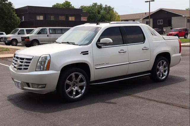 Photo of 2012 White Diamond Tricoat Cadillac Escalade EXT