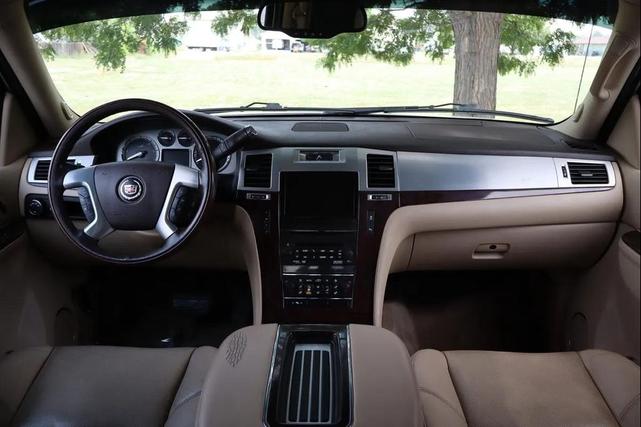 Photo of 2012 White Diamond Tricoat Cadillac Escalade EXT