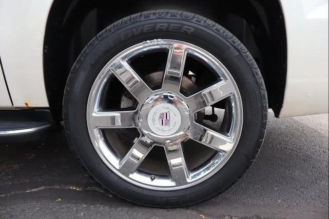 Photo of 2012 White Diamond Tricoat Cadillac Escalade EXT