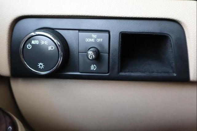 Photo of 2012 White Diamond Tricoat Cadillac Escalade EXT