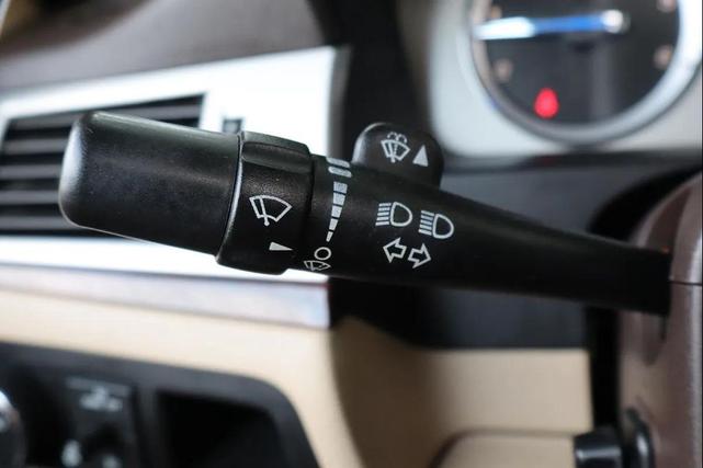 Photo of 2012 White Diamond Tricoat Cadillac Escalade EXT