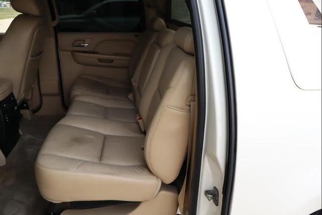 Photo of 2012 White Diamond Tricoat Cadillac Escalade EXT