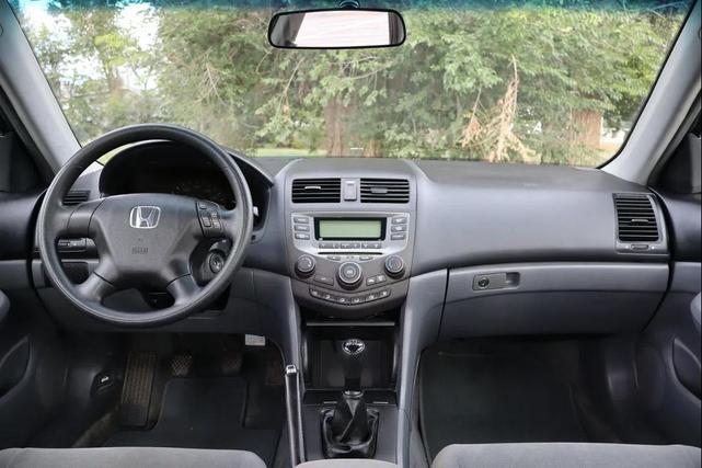 Photo of 2007 Graphite Pearl Honda Accord
