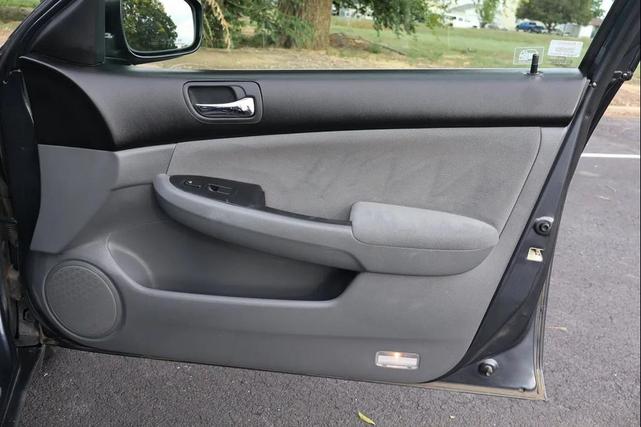 Photo of 2007 Graphite Pearl Honda Accord