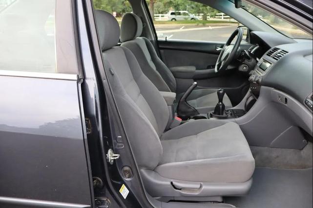 Photo of 2007 Graphite Pearl Honda Accord